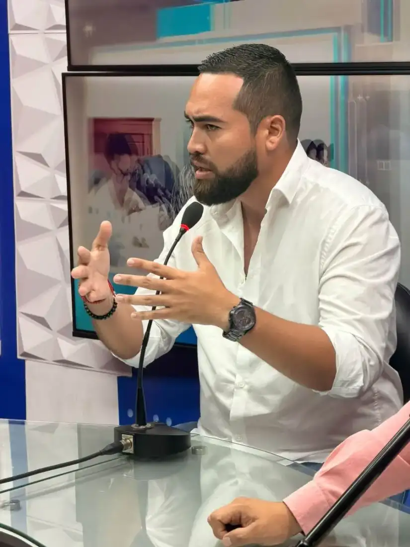 Patricio Aliaga en un medio local